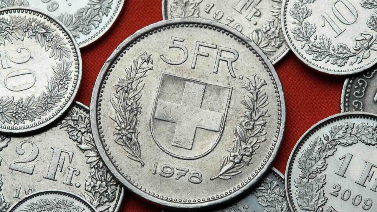 Souveraineté de la Suisse : BNS, or, franc suisse, dé-dollarisation et indépendance monétaire au cœur d’un plan stratégique national.